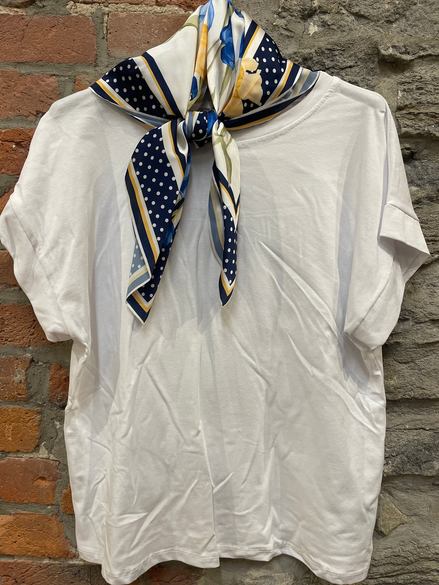 BR- 7362-J5 Top avec foulard