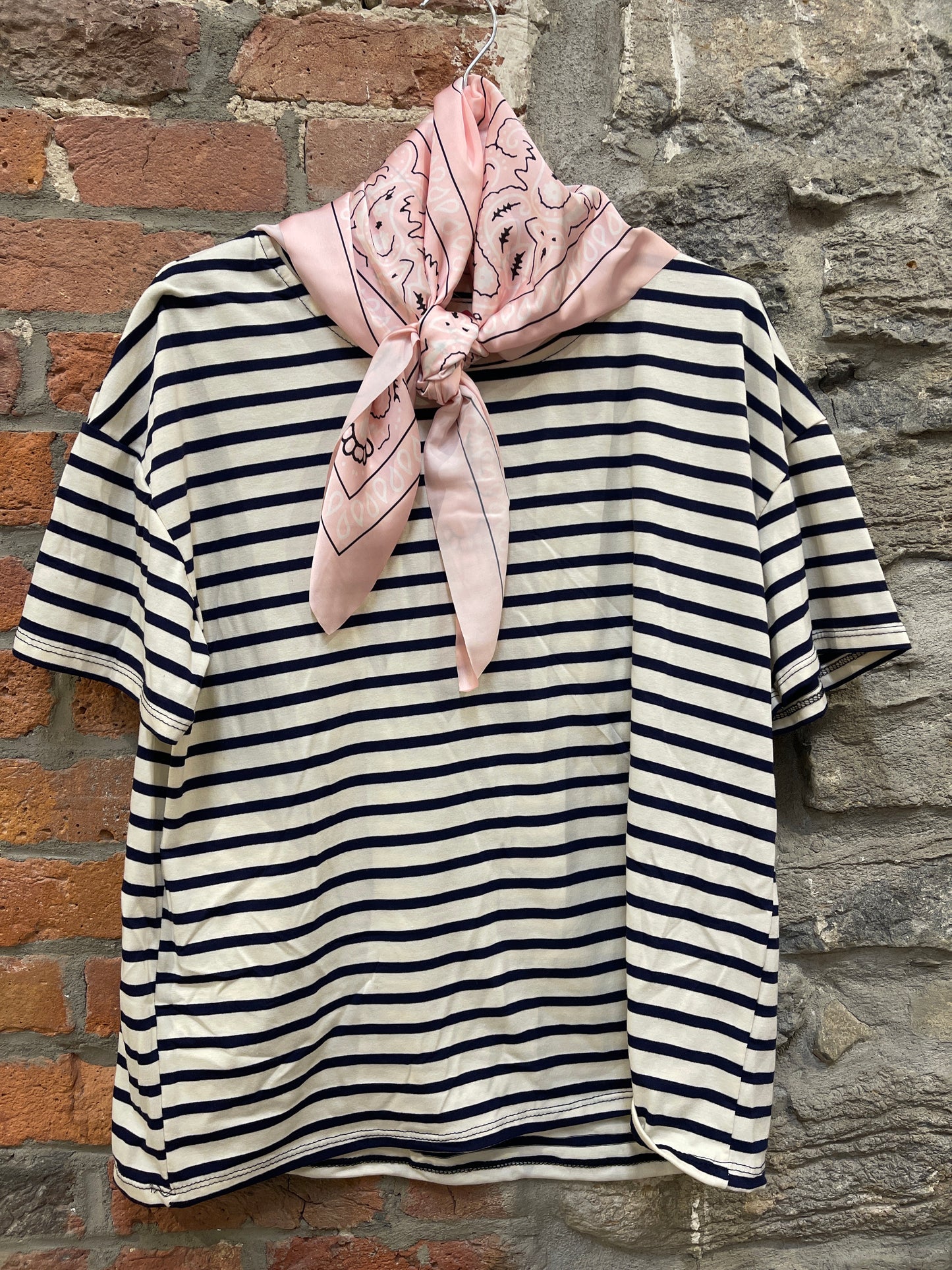 BR- 7399-J42 Top rayé avec foulard