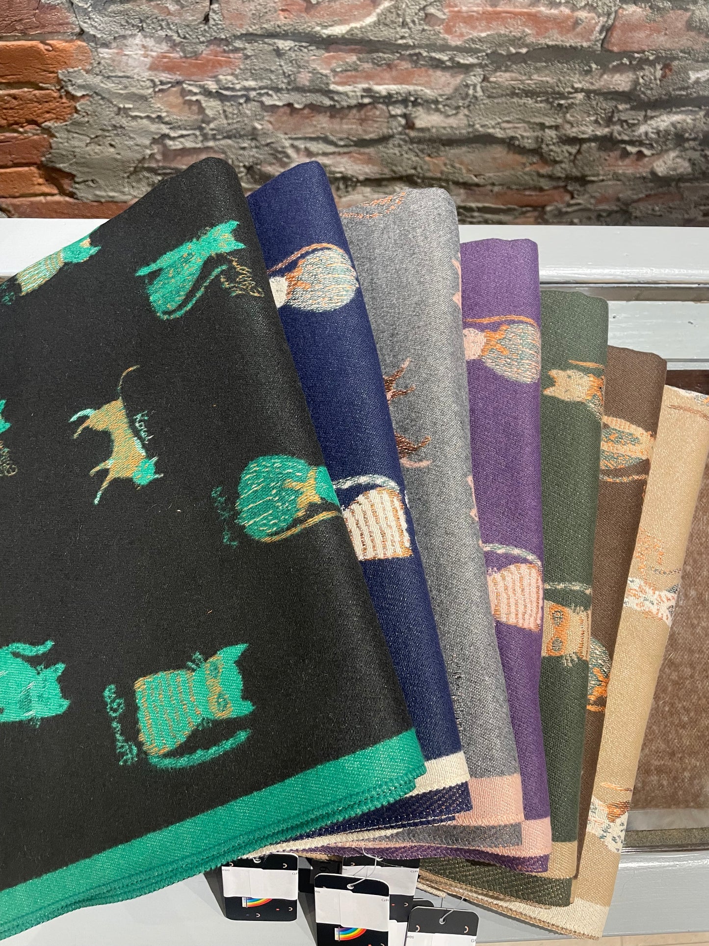 GR- S163 Écharpe avec des chats colorés