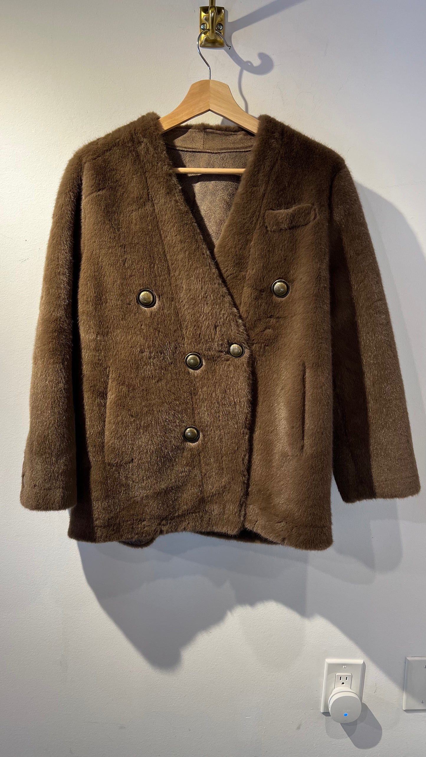 AL- Veste courte en fausse fourrure de vison