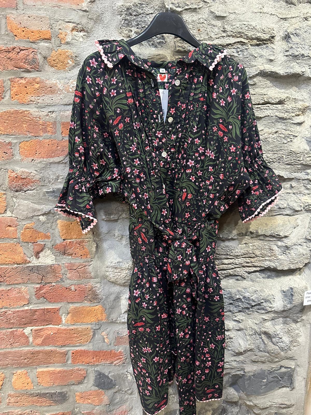 In- Robe asiatique à manches courtes