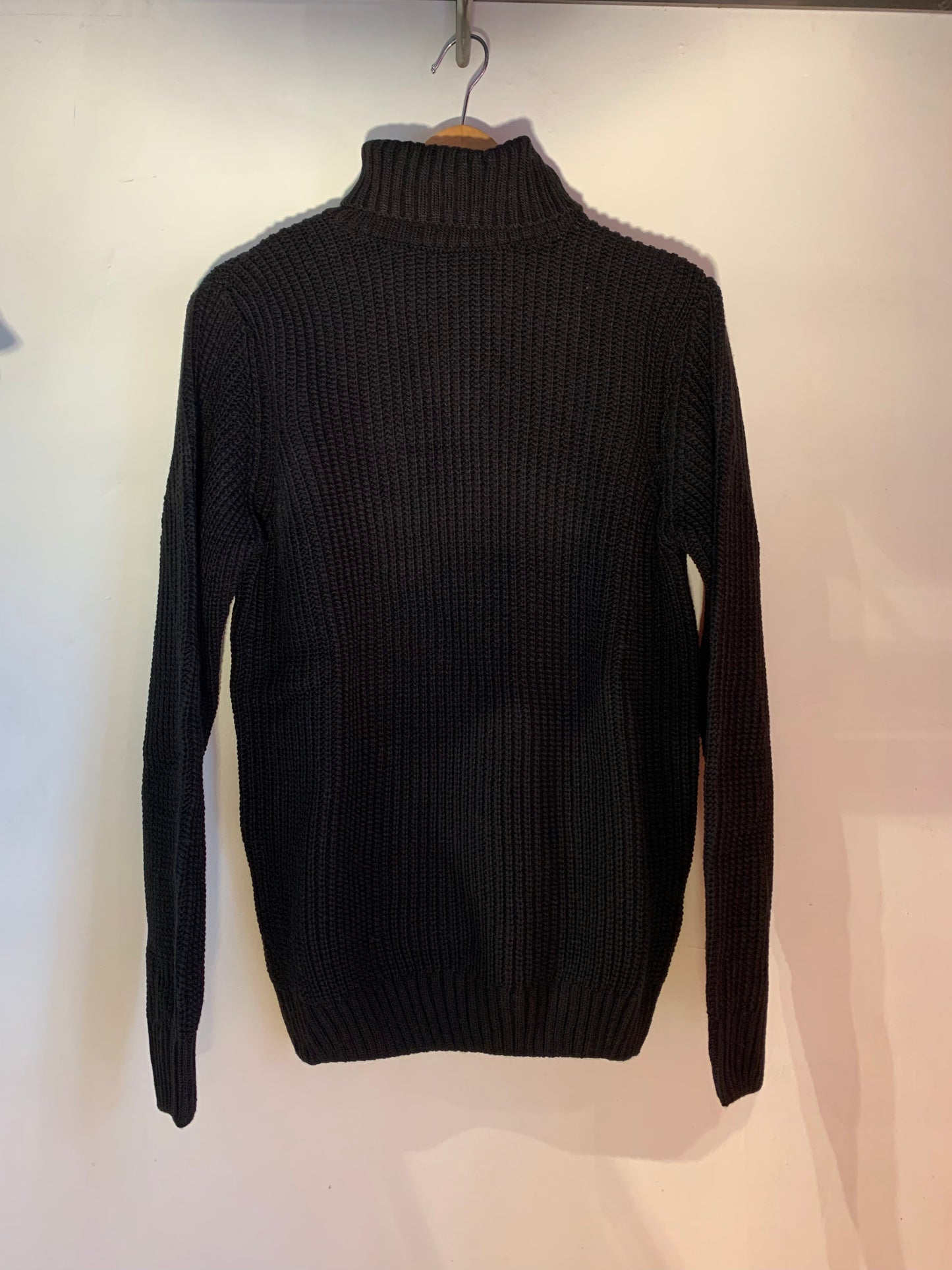 MM- HE325 Sweater