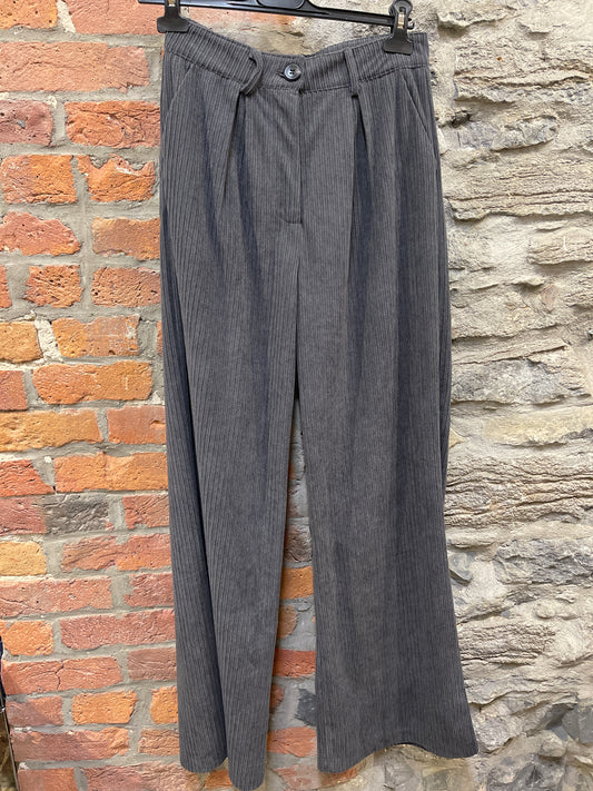 KC- 24730 Pantalon en velours côtelé à rayures