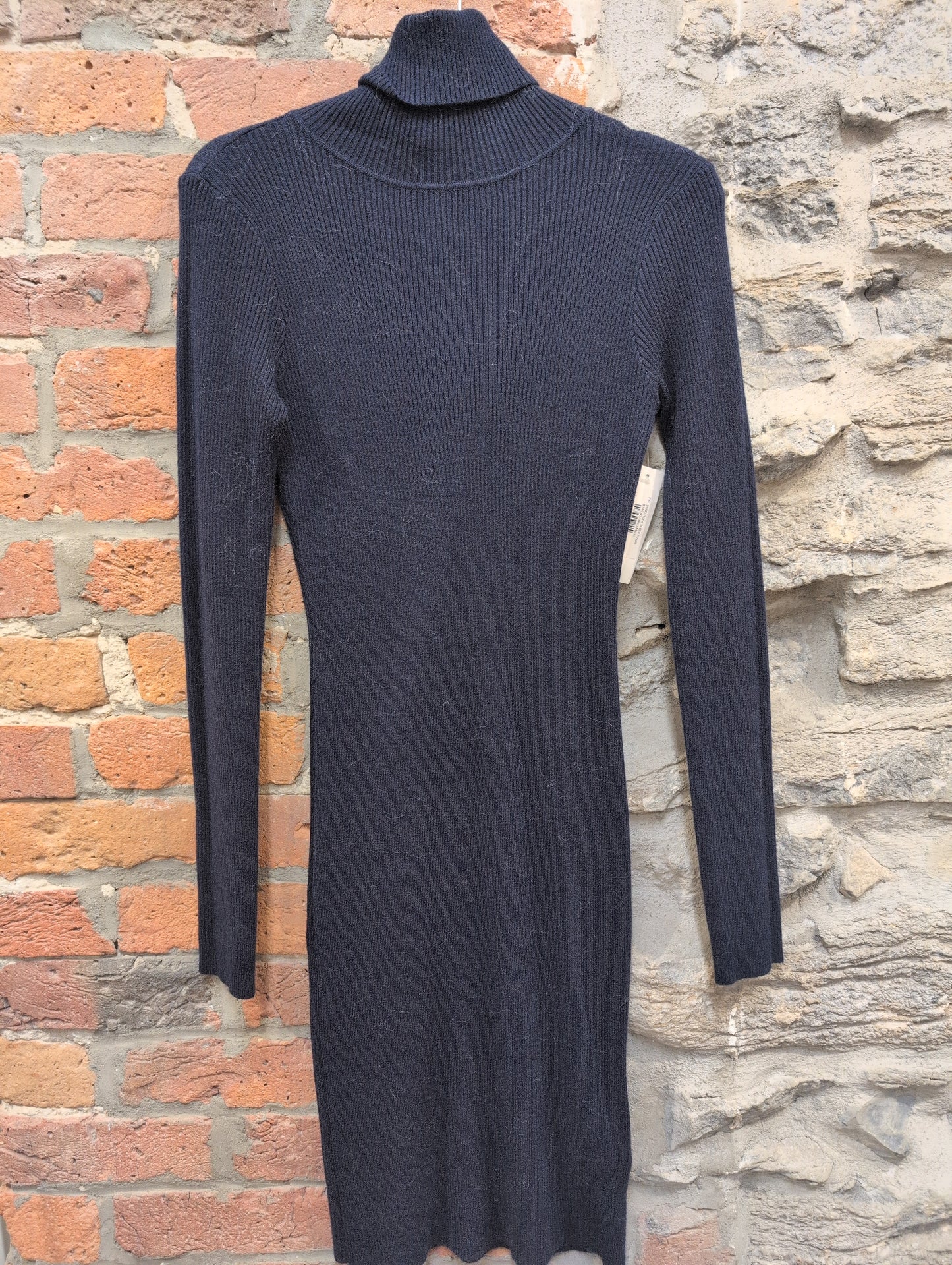 FR- 2090 Robe à Col Roulé
