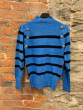 Load image into Gallery viewer, FR- 8022 Sweater
