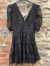 Charger l&#39;image dans la galerie, LS- CH1901 Lace Dress
